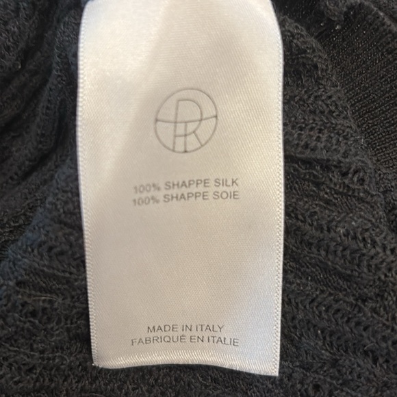 BNWOT - THE ROW GREY 100% SHAPPE SILK SWEATER SZ S
Made in Italy - Picture 3 of 12